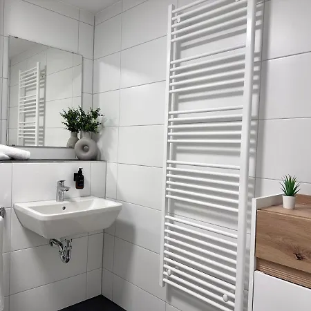 Modernes Inkl. Tg-stellplatz In Der Naehe Zum Bahnhof - Yuka Apartment *
